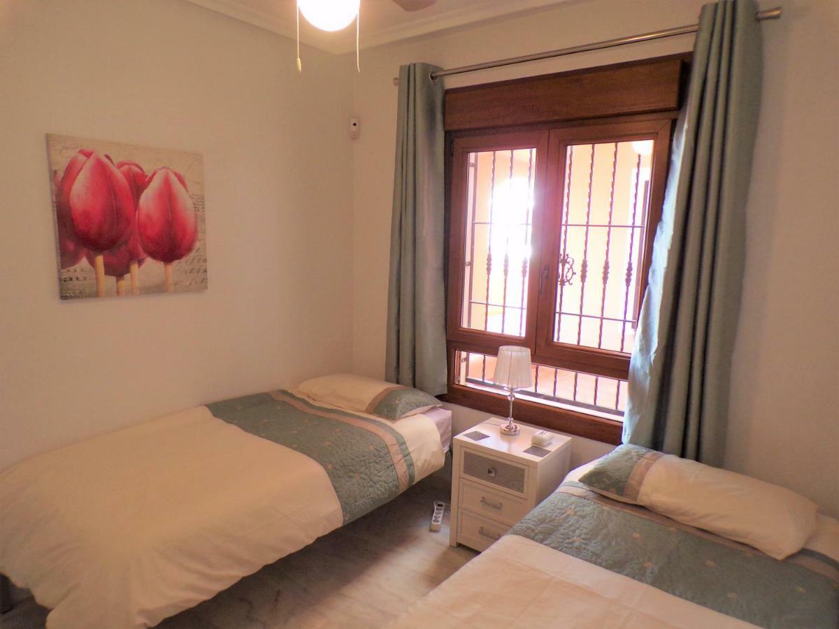 Villamartin Violetas Holiday Home ภายนอก รูปภาพ