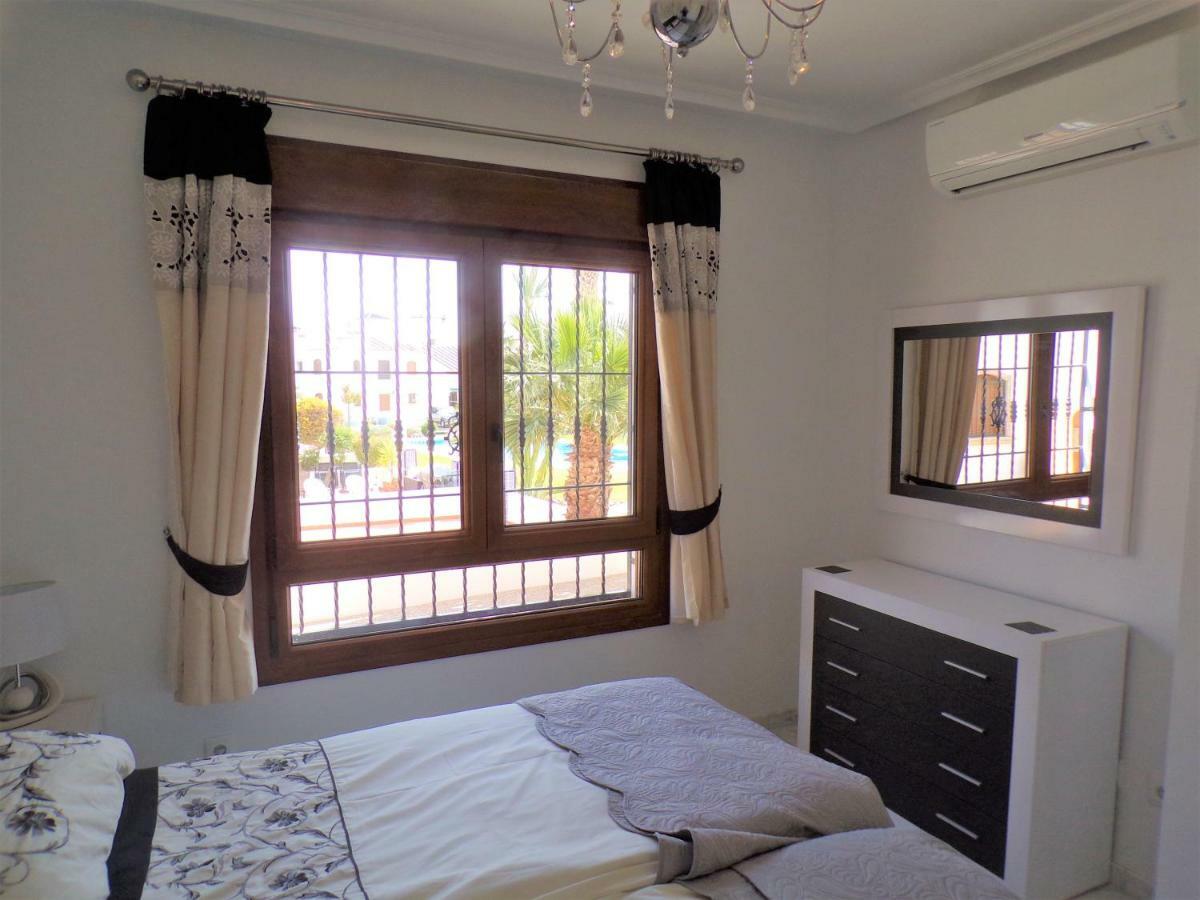Villamartin Violetas Holiday Home ภายนอก รูปภาพ